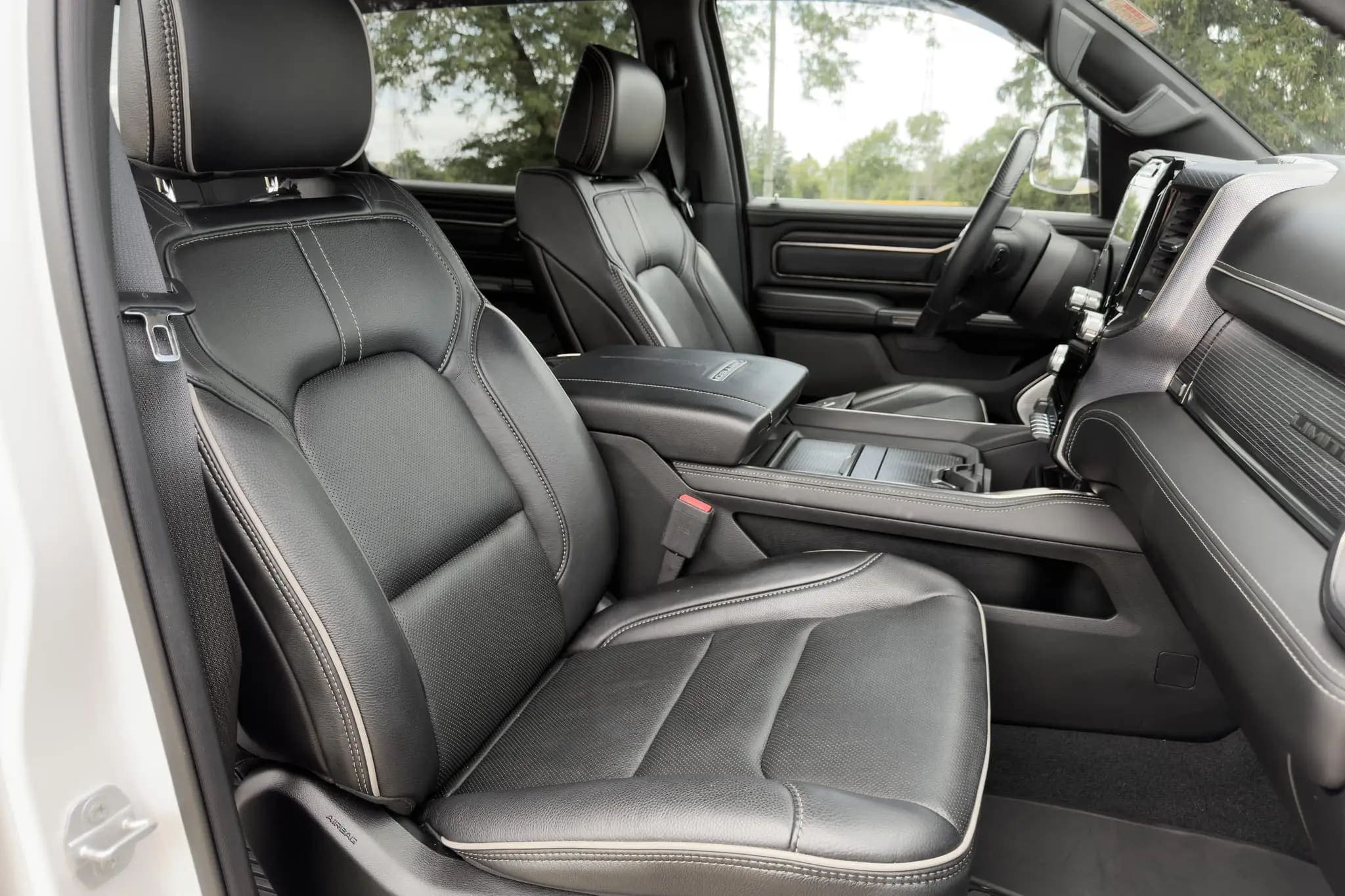 2019 Ram 1500 Limited Crew Cab HEMI 4x4 — Only 10,000 Miles!, view