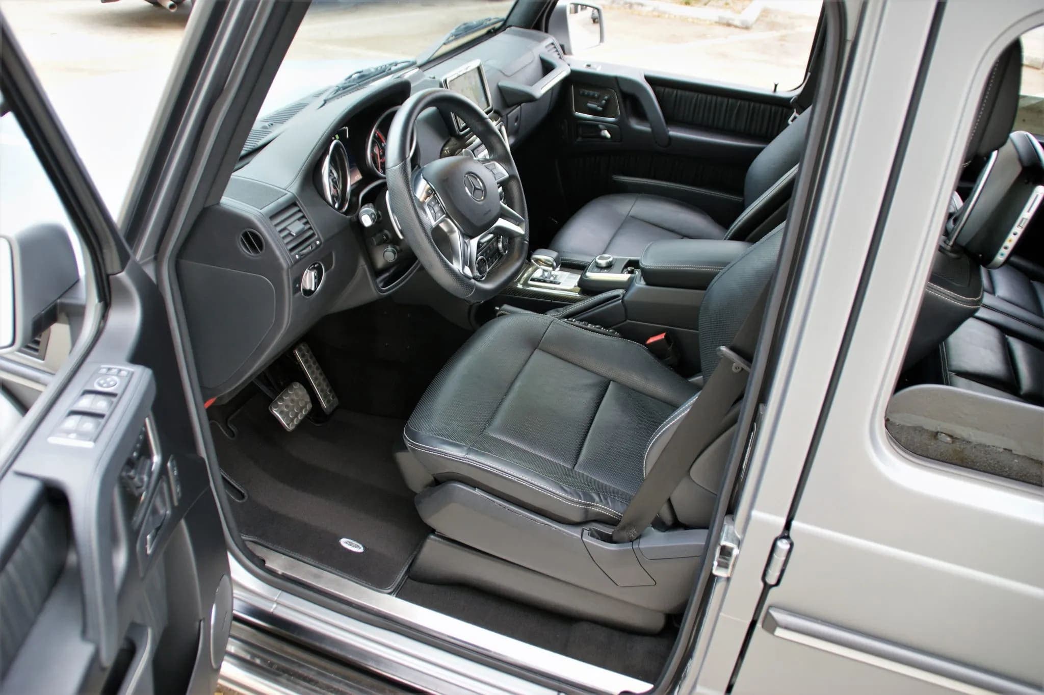 2015 Mercedes-Benz G63 AMG, view