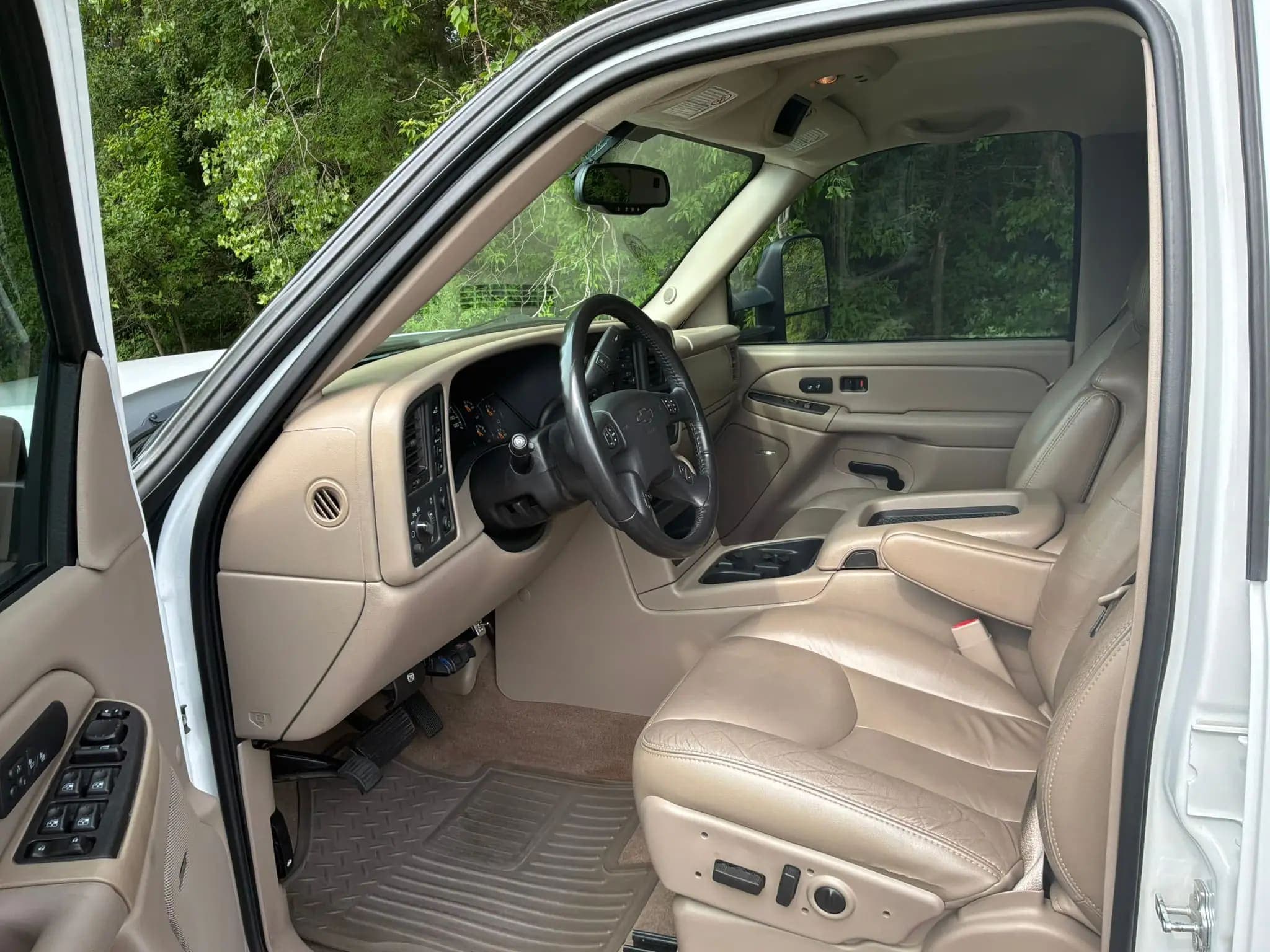 2007 Chevrolet Silverado Classic 2500 LT Crew Cab Duramax 4×4, view